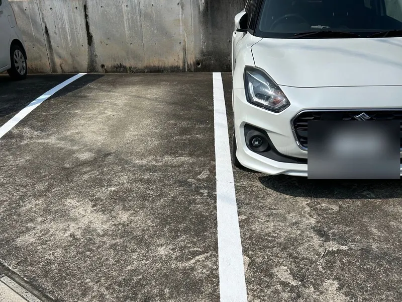 浜松市で駐車場の高圧洗浄と区画線の引き直しを行った後の様子